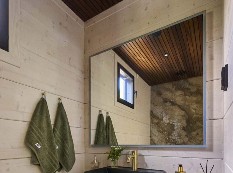 Valopeili tuo tilaan avaruutta ja tyylikästä valaistusta.